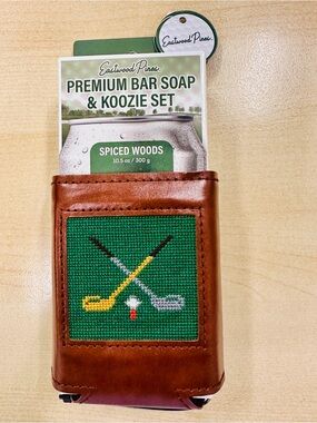 NWT Golf Drink/Beer Koozie Set Needlepoint Clubs & Ball Novelty Golf Gift Idea